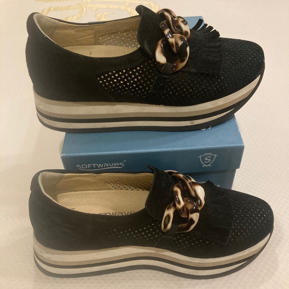 Softwaves CASSIE Black Slip-On Platform Sneaker